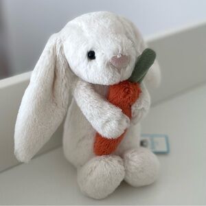JELLYCAT BASHFUL BUNNY retired - holding carrot